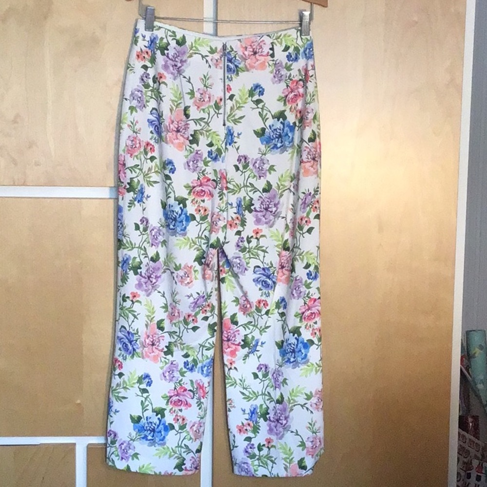 Alice + Olivia Lorinda Floral Ankle Pant 6 - Picture 15 of 15